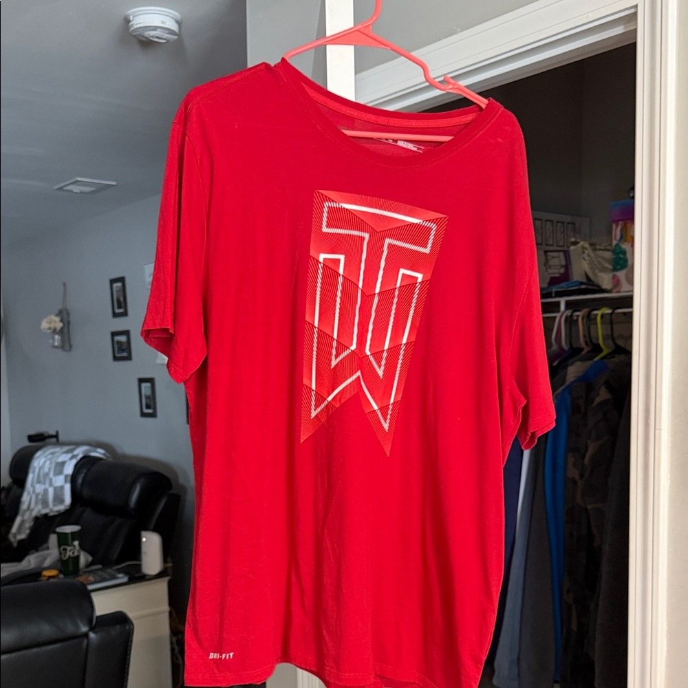 Men’s XXL Tiger Woods Nike Red Graphic Short Sleeve Tee